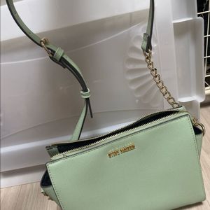 Steve Madden 민트 크로스백 팔아요!