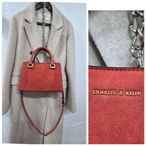 찰스앤키스 세무가죽 가방