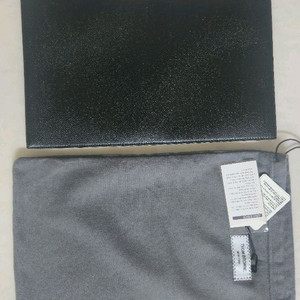 톰브라운 소가죽 클러치 팝니다.