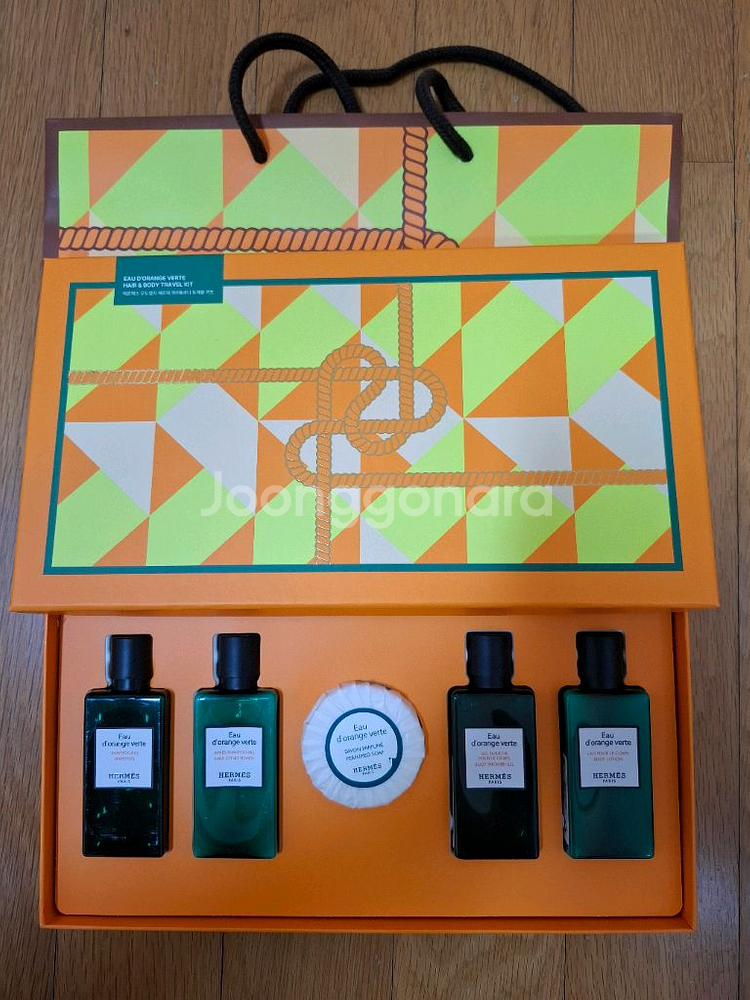 에르메스 오도렌지 베르테 헤어&바디 트레블 키트 팔아요--1