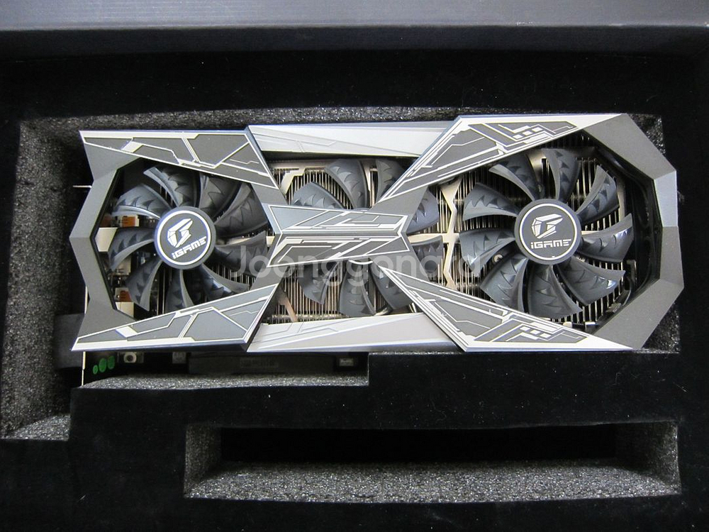 컬러풀 iGame RTX2070 SUPER Vulcan--1