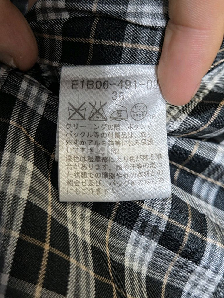 (정품) [버버리] 블루라벨 나폴레옹 코트 판매합니다.--3