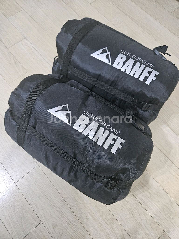 BANFF 밴프 캠핑 침낭 2개 입니다.--0