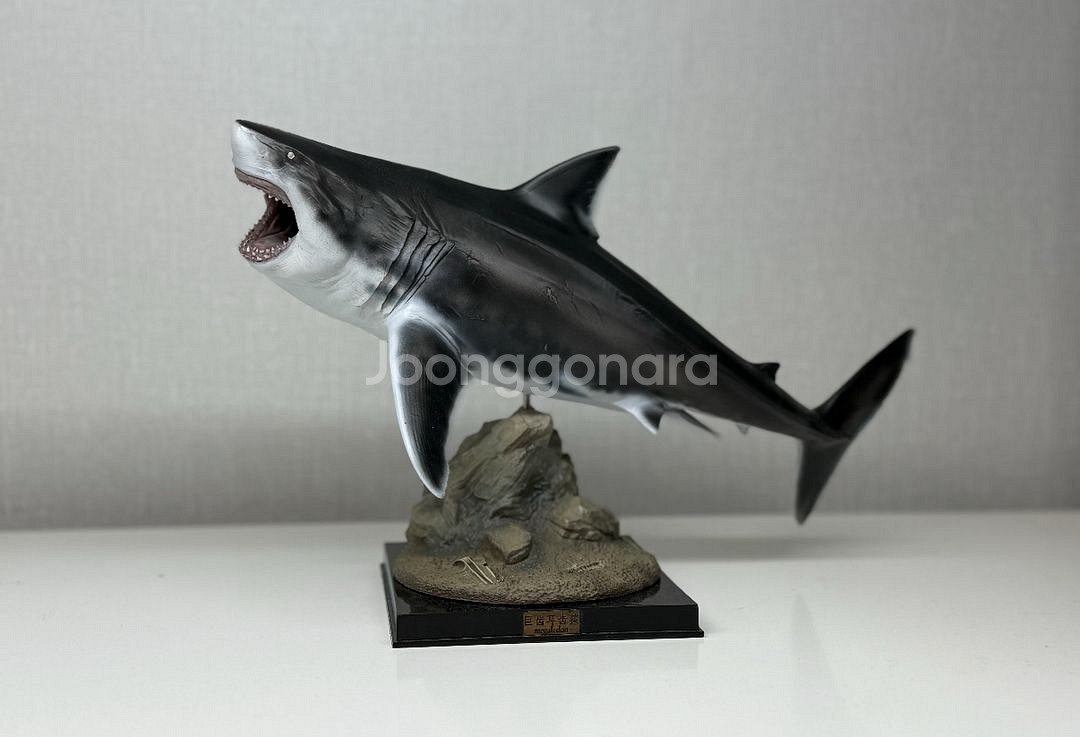 ja스튜디오 메가로돈 피규어 상어 피규어--1