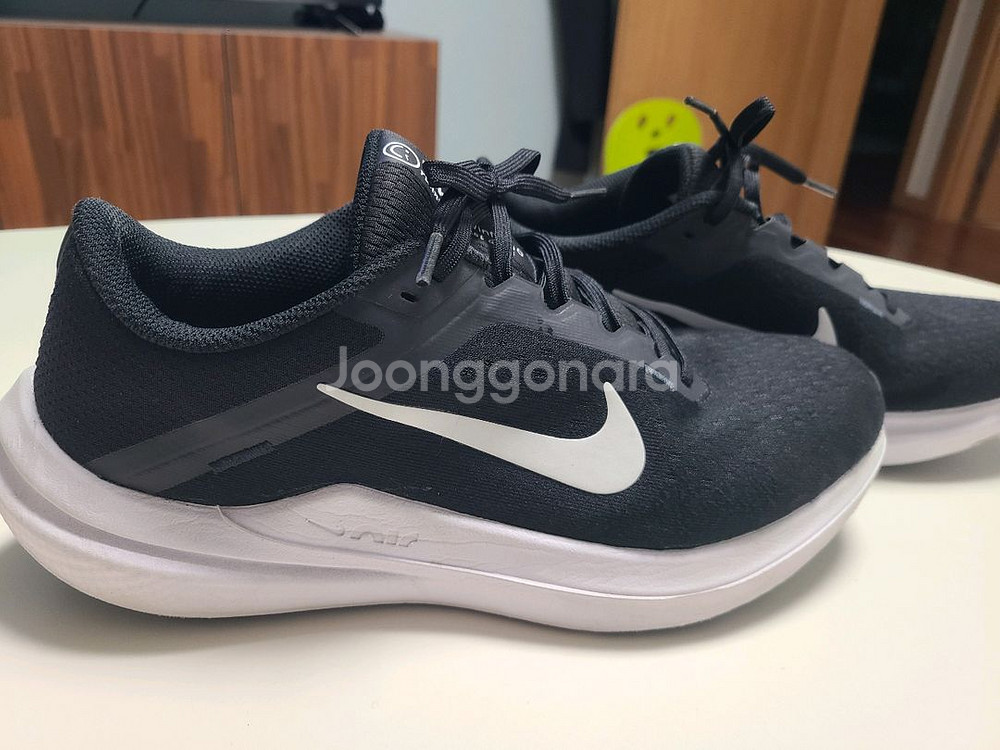 나이키 에어 윈플로 10 265사이즈 팝니다.--3