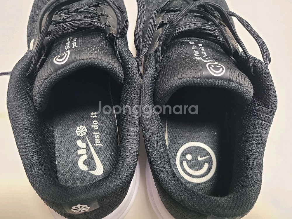 나이키 에어 윈플로 10 265사이즈 팝니다.--6