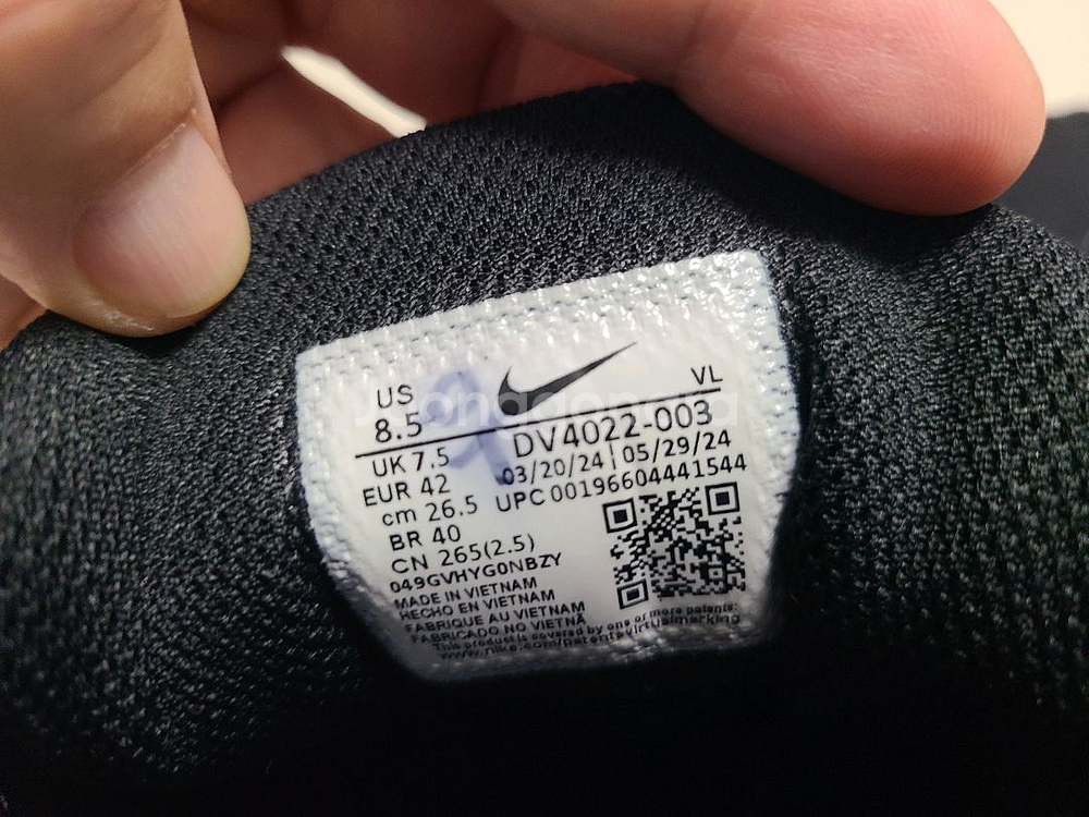 나이키 에어 윈플로 10 265사이즈 팝니다.--7