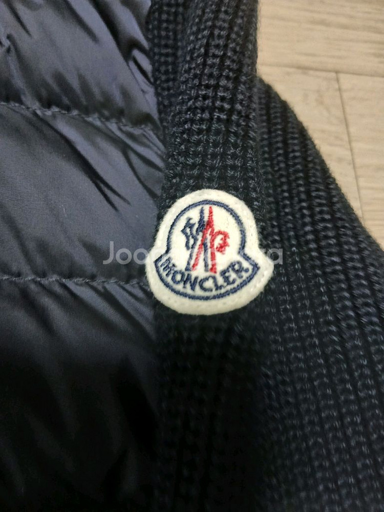 몽클레어 후드니트패딩 L 판매합니다--2