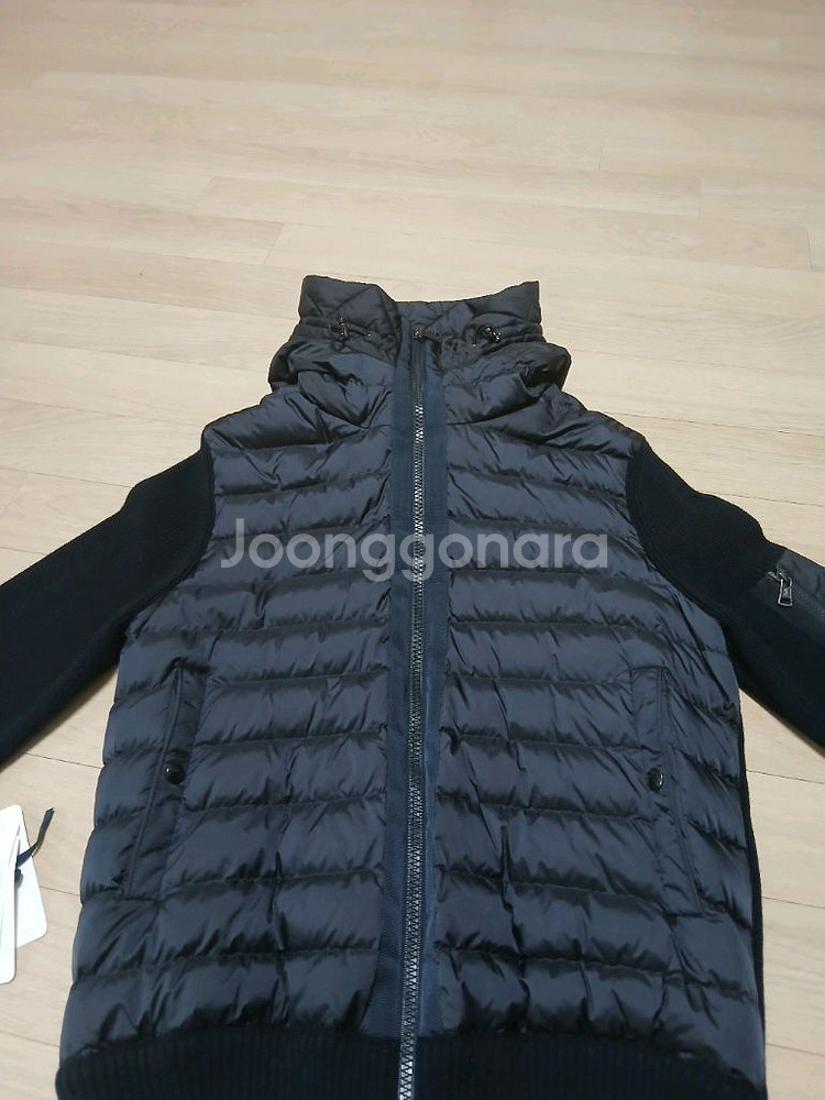 몽클레어 후드니트패딩 L 판매합니다--0