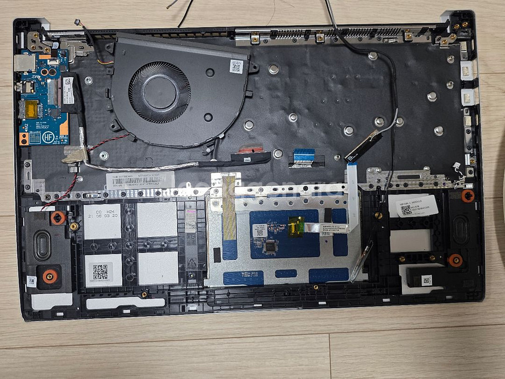 삼성 노트북 NT750XDA 메인보드 액정없는 부품용--3