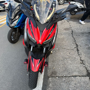 xmax 300 20년식튜닝 오토바이 팝니다