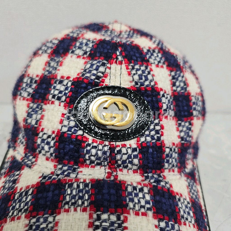 구찌 GG 로고 트위드 체크 볼캡 모자 m사이즈--1