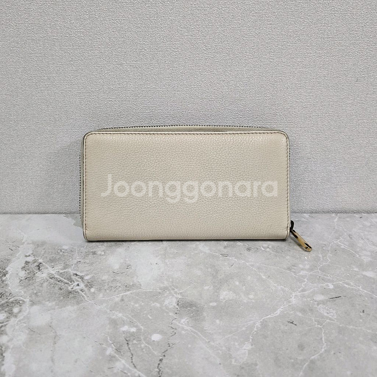 구찌 띠로고 지퍼 장지갑--1