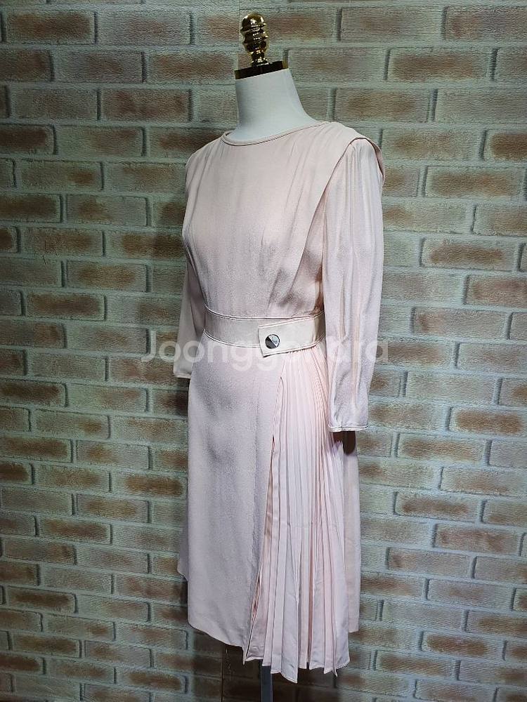 택부착 미샤 정품 실크배색 핀턱 플리츠 정장 원피스55--0