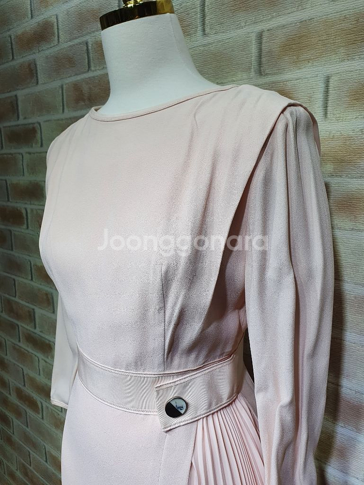 택부착 미샤 정품 실크배색 핀턱 플리츠 정장 원피스55--6