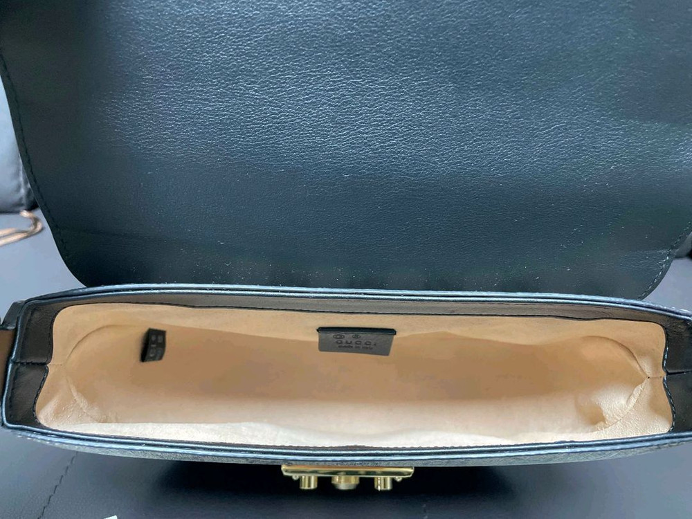 구찌 반달 패드락 가방 이미지