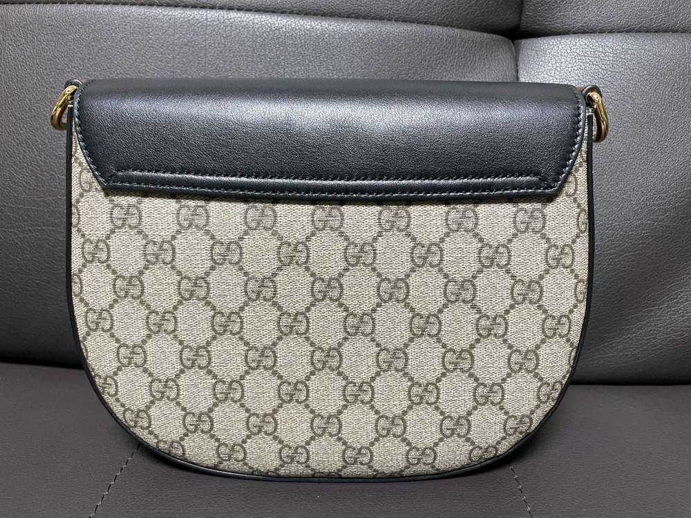 구찌 반달 패드락 가방 이미지