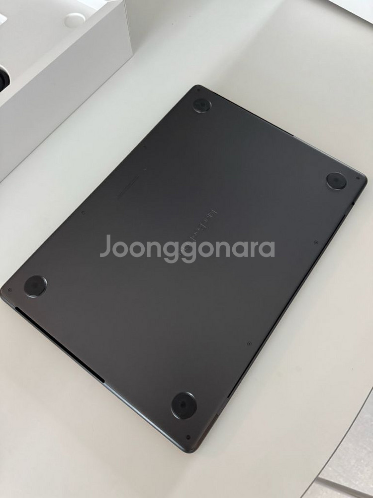 맥북 프로 14 M3 칩 18GB 512GB 스페이스--6