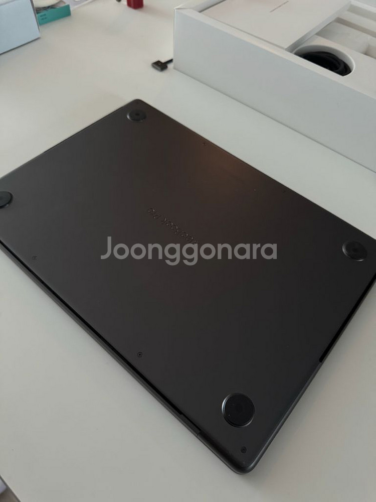 맥북 프로 14 M3 칩 18GB 512GB 스페이스--7