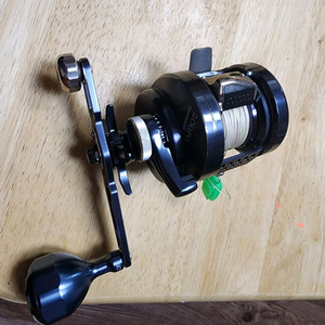 시마노 오시아 콘퀘스트 200PG 팔아요