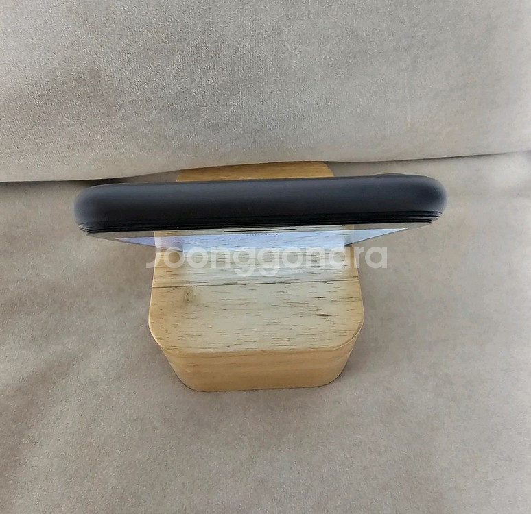 아이폰 SE2 블랙 128G 판매합니다!(선물용)--4