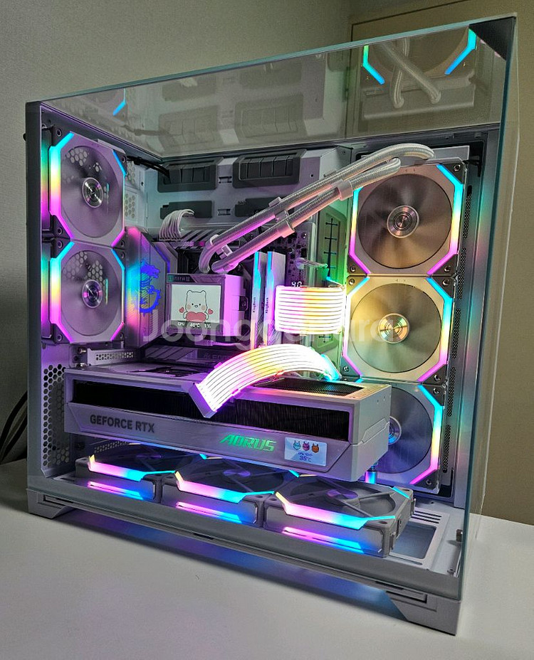 9950X3D RTX5090 하이엔드 화이트 데스크탑--0