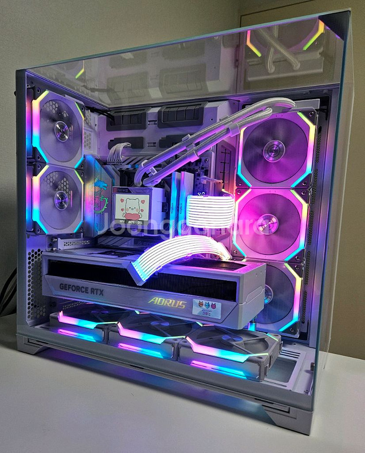 9950X3D RTX5090 하이엔드 화이트 데스크탑--1