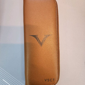 비스콘티 가죽 2구 펜파우치 판매합니다