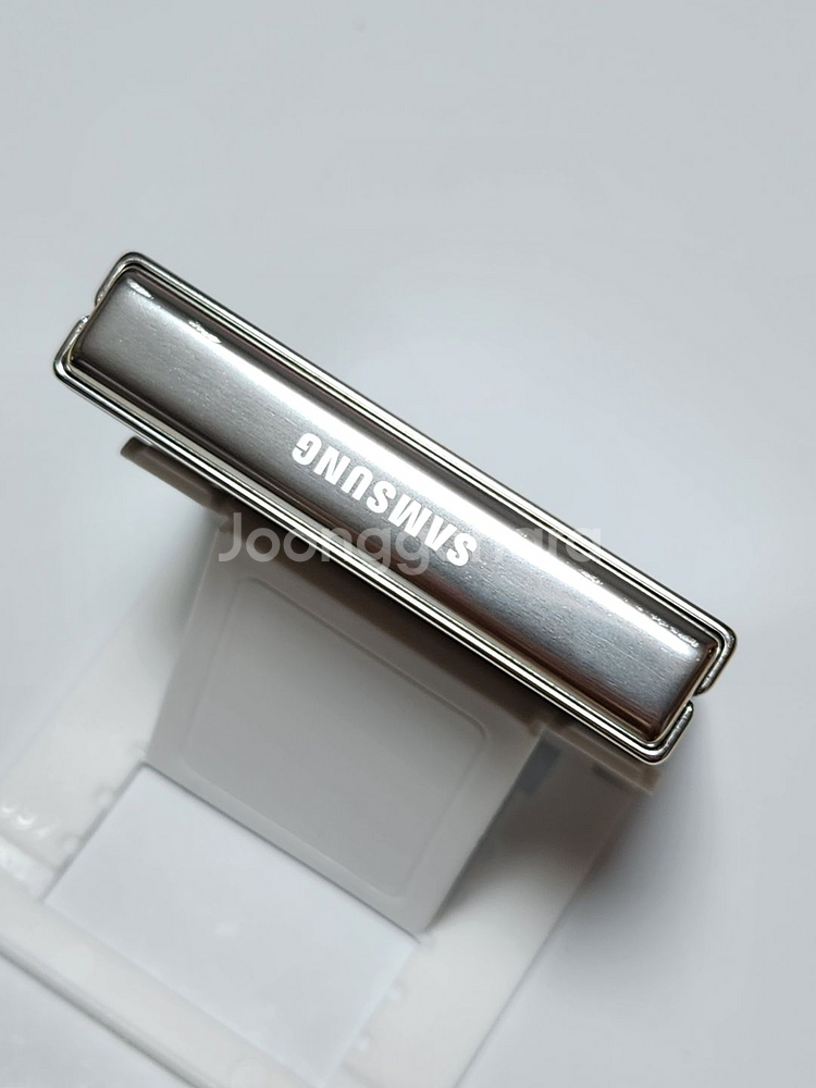 갤럭시Z플립5 256G 무잔상 크림 56598--4
