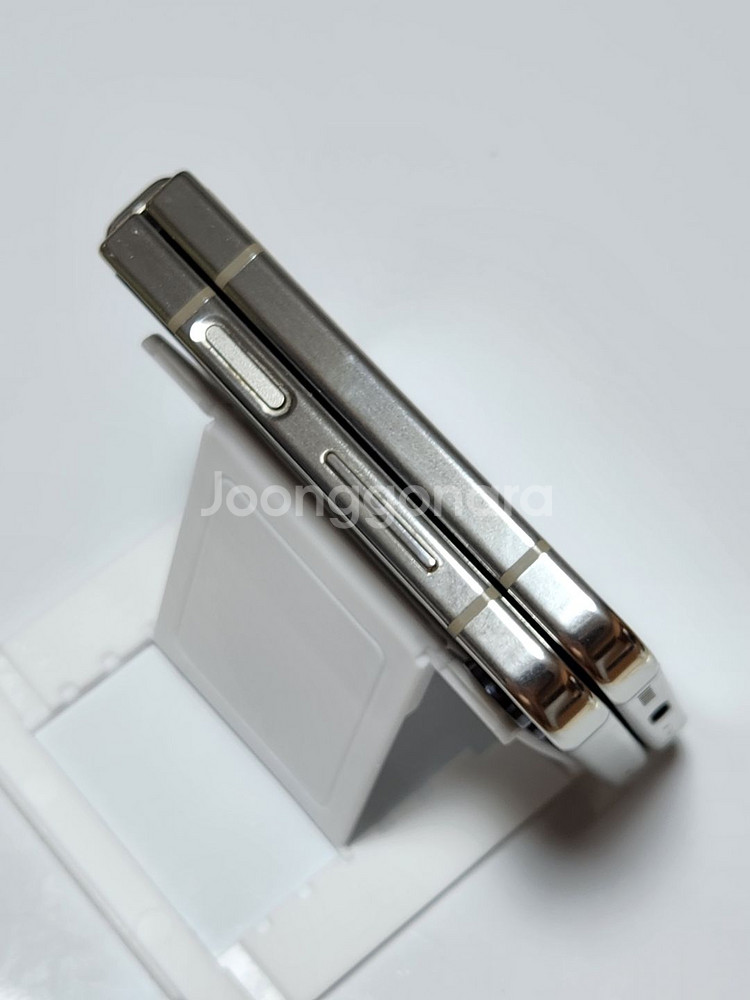 갤럭시Z플립5 256G 무잔상 크림 56598--7