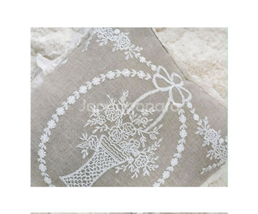 라벨르 엠 자수 쿠션커버 2장--1