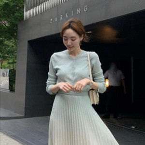 오칸 블러쉬드 펄가디건 민트