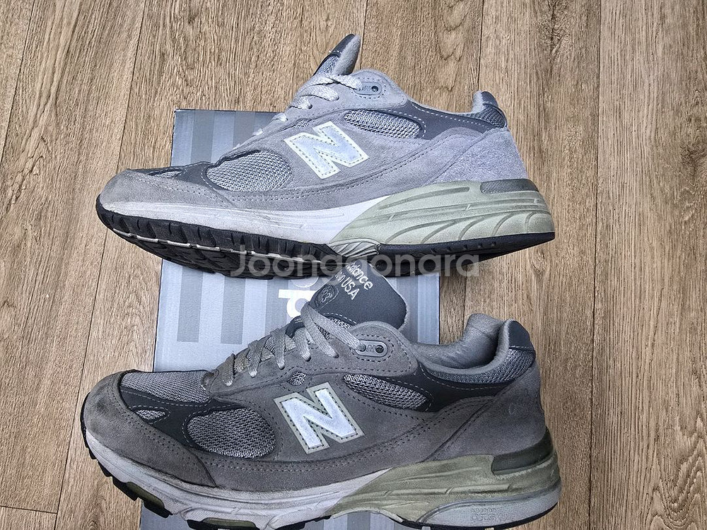 뉴발란스 993 그레이 260사이즈 팝니다--1
