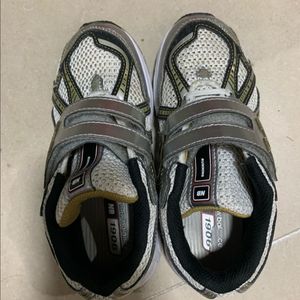 뉴발란스키즈 1906 운동화 210