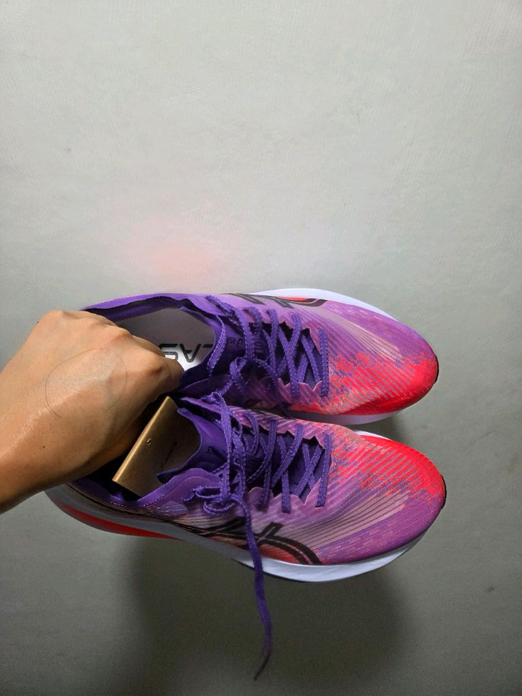 러닝화 아식스 메가블라스트 265 신품급 판매.--2