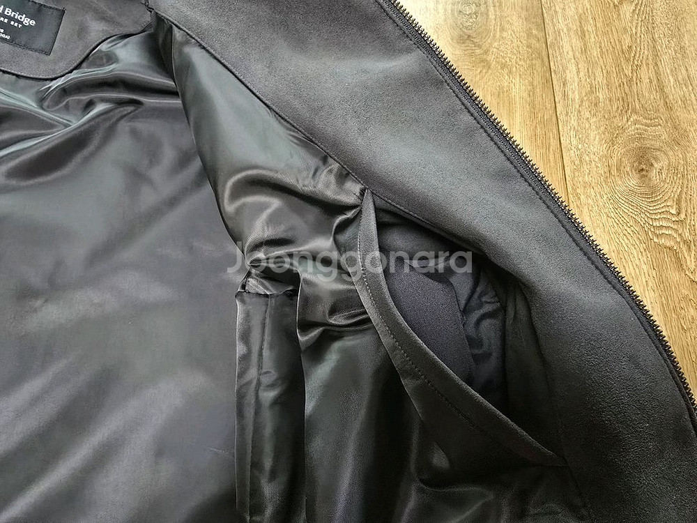 마인드브릿지 스웨이드 트러커 점퍼 다크그레이 팝니다--6