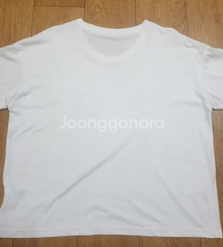 뉴발란스 반팔티 100 사이즈입니다--3