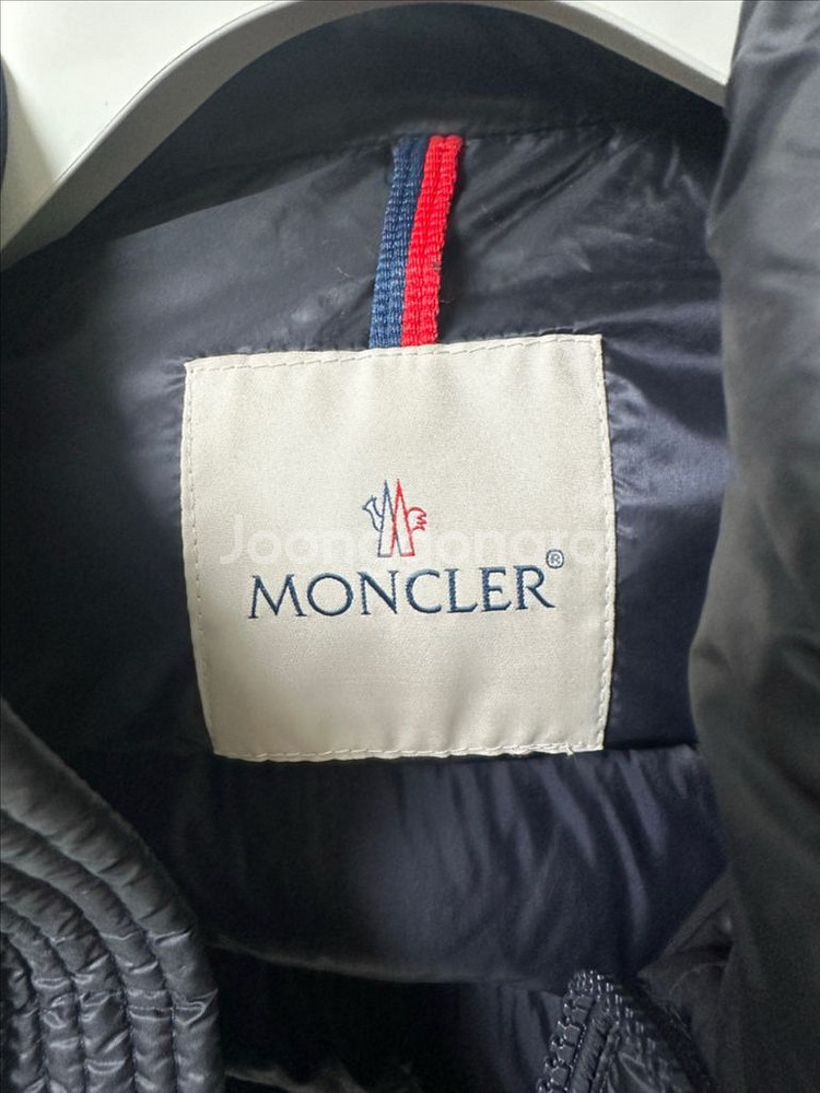 [1] 몽클레어 넥로고 남성 패딩--4