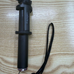슈피겐 3.5mm 이어폰 단자 셀카봉
