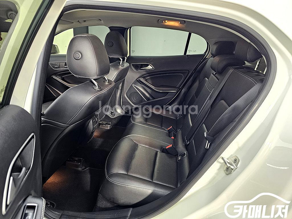 [벤츠]GLA클래스 X156 GLA200 CDI 4MA--8