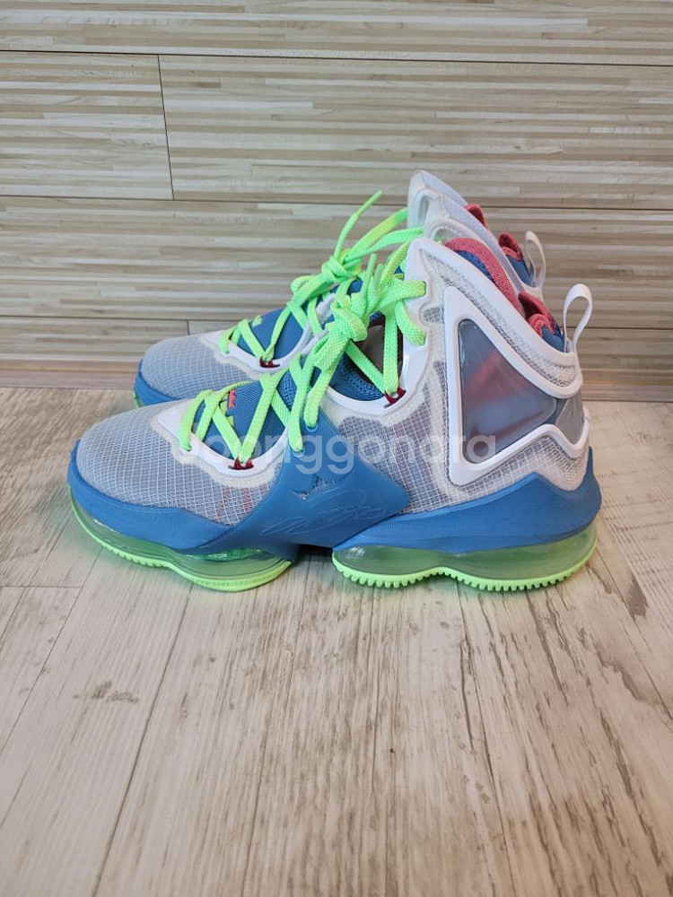 새상품(260) 나이키 르브론 19 무료배송--1