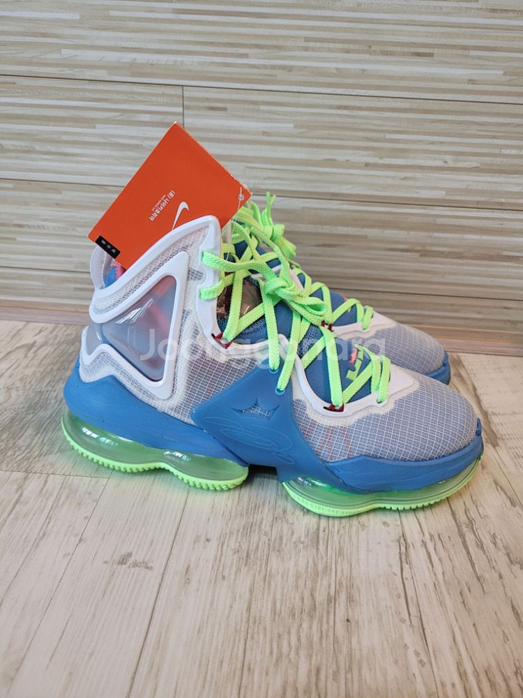 새상품(260) 나이키 르브론 19 무료배송--2