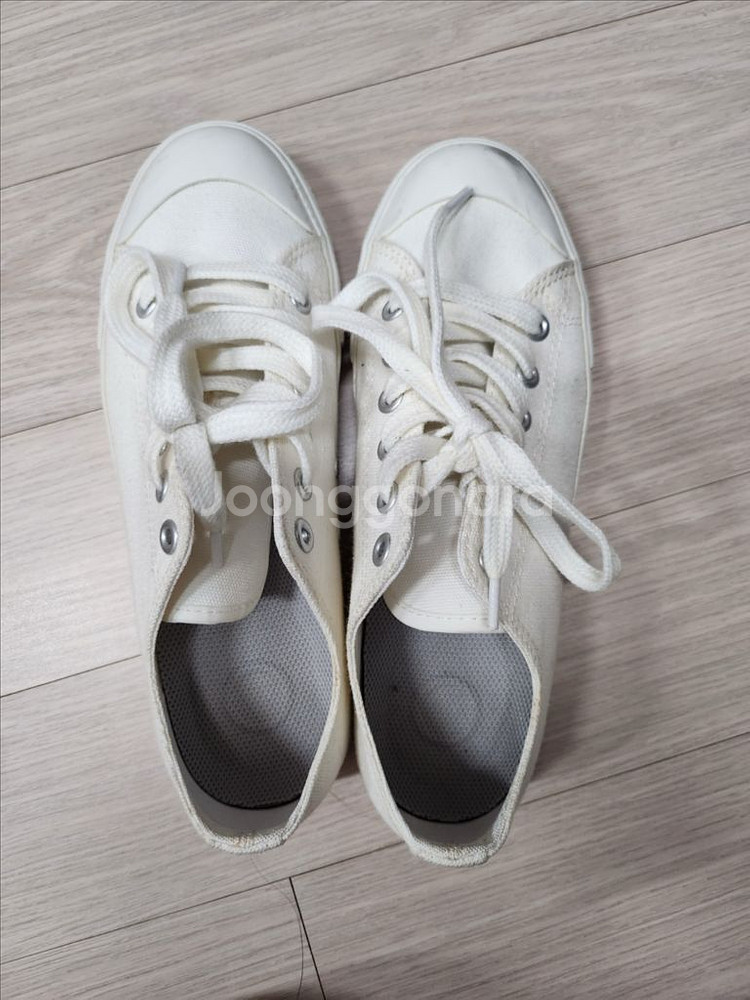 무인양품 스니커즈 흰색 220 만원 거의새거!--0
