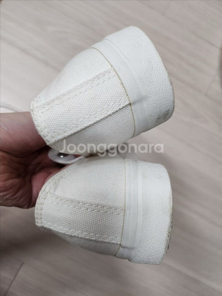 무인양품 스니커즈 흰색 220 만원 거의새거!--3