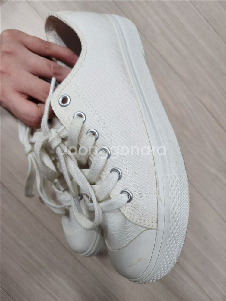 무인양품 스니커즈 흰색 220 만원 거의새거!--1