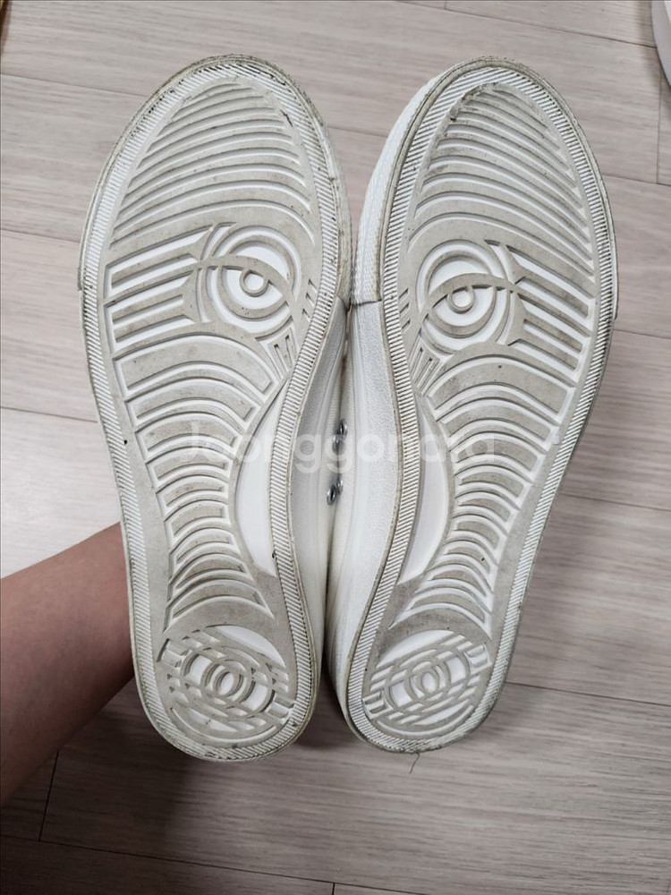 무인양품 스니커즈 흰색 220 만원 거의새거!--4