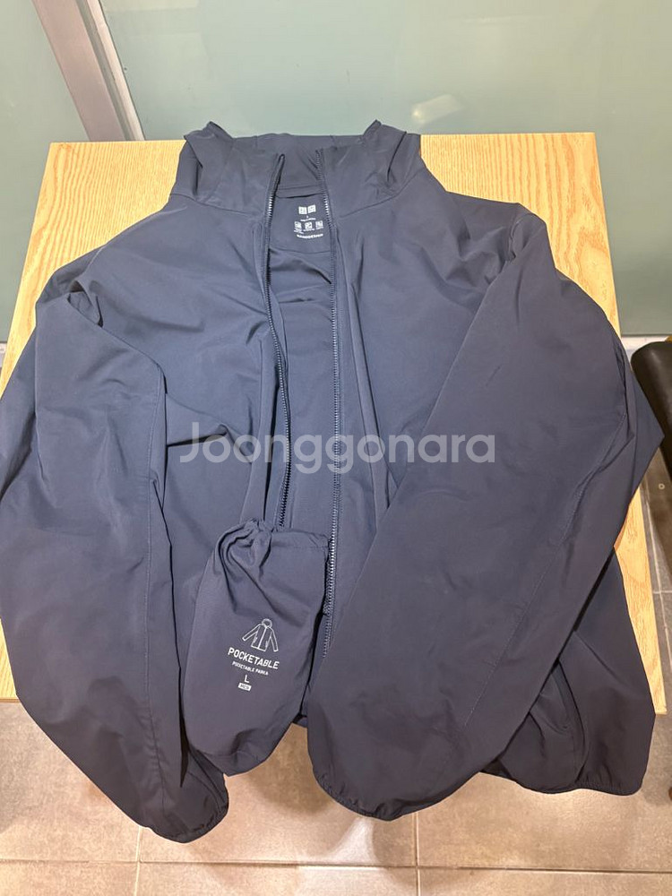 유니클로 포켓터블 uv 경량 바람막이(블루,검정,남색)--6