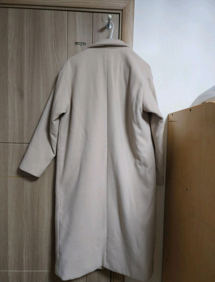 베이지 롱코트--1