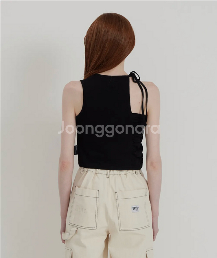 새상품)앤디아더 블랙 셔링 절개 슬리브스--1