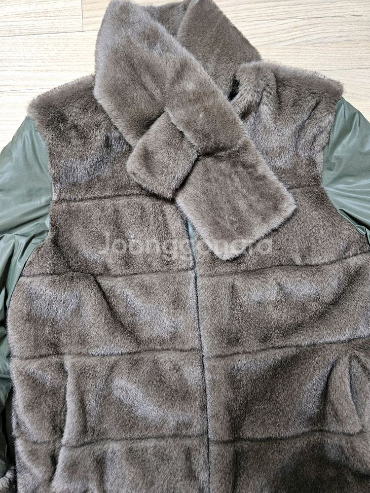 Celeb Shop edition 퍼 자켓 카키--2